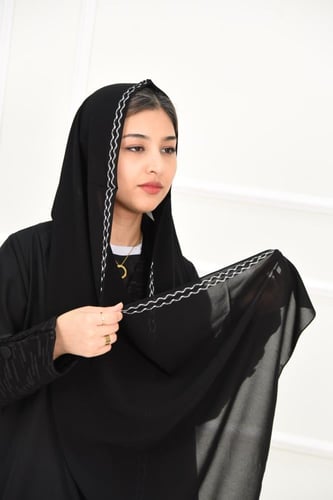 طرحة كاجوال خفيفة وعملية بتصميم عصري