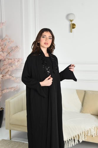 عباية لف من الملمس الحرير الناعم انسيابيه