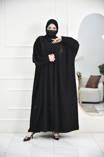 عباية نص بشت عباية بتفاصيل كلف مطرزة على الاكتاف