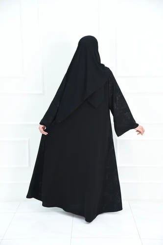 عباية فيولا بتفاصيل قماش جاكار