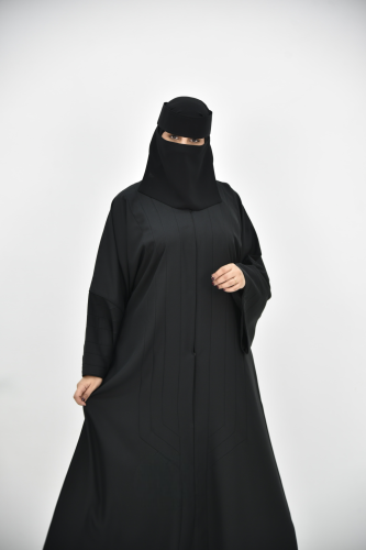 عباية كريب سوداء كاجوال بخطوط من نفس القماش