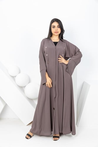 عباية نود مع كسرات ومزينة بفصوص الكريستال