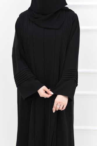 عباية نواعم ساده بكسرات وأكمام مميزة