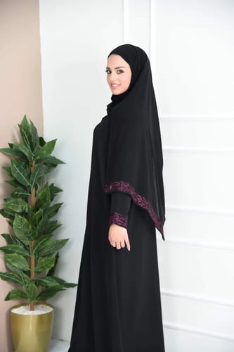 عباية نواعم مطرزة بتفاصيل برغندي