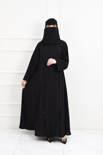 عباية ناعمة بكلفة أنيقة وكم مربع عصري