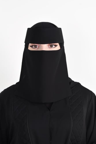 نقاب مطاط مائل خفيف – عملي ومريح