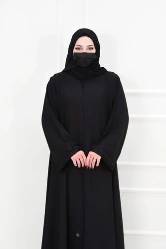 عباية كريب بتطريز شك على الأكمام المربعة