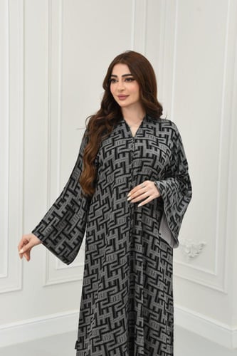 عباية جاكار أنيقة بتصميم عصري