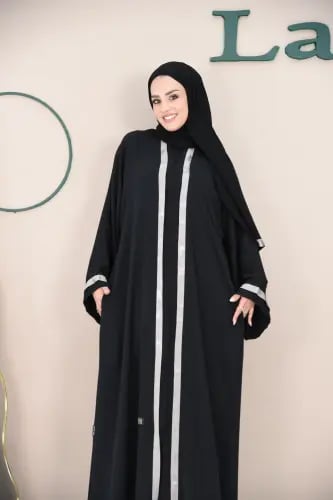 عباية كاجوال سوداء حرير يابانيمع باندة بيج