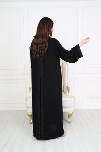 عباية نواعم مزينة بنقوش سدو