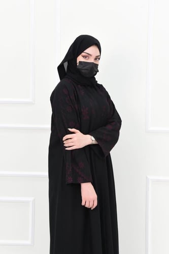 عباية بتطريز عودي وأسود
