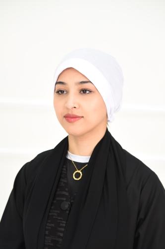 بندانة بيضاء قطنية مقفولة مع مقوّى من الأمام