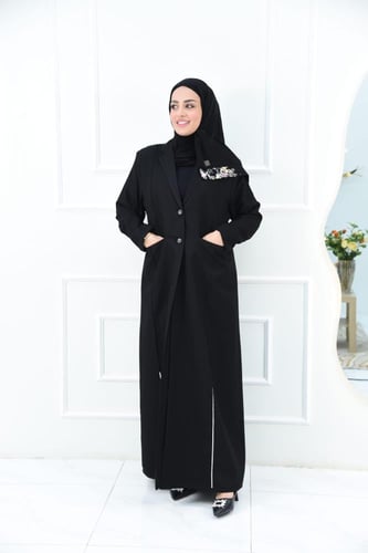 جاكت عباية بقصة بليزر مع خلفية تول مطرزة