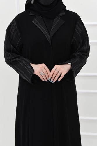 عباية الحان بأكمام وياقة مقلمة بالرمادي والأسود