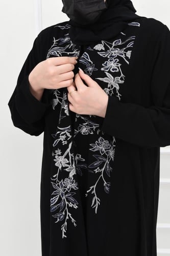 عباية بتطريز فضي وكحلي