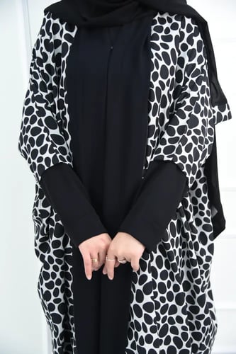 عباية نص بشت دوائر | لون اوف وايت