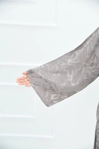 عباية بيج جاكار نصف كلوش بلمعة ناعمة