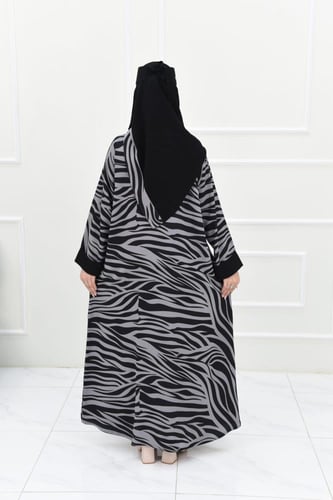 عباية بتصميم ساحر بالأسود والرمادي