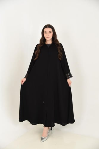 عباية نص كلوش بكلفة دانتيل خرز على الكم