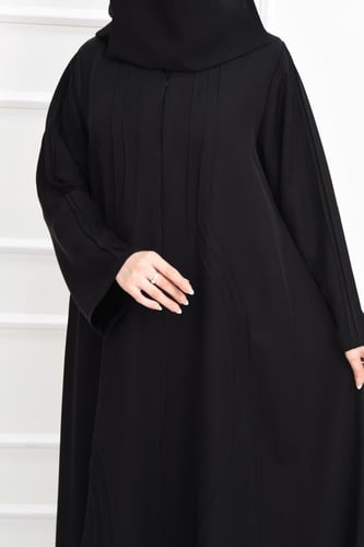 عباية سادة بخطوط تصميم فريدة