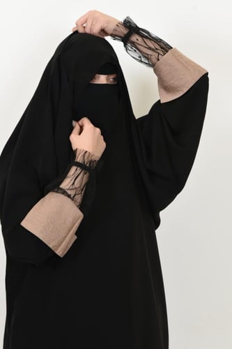 عباية لفتة راس بأكمام بيج دانتيل