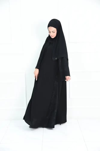 عباية فيولا بتفاصيل قماش جاكار