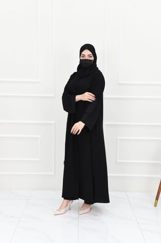 عباية بأكمام مقلمة بالتل