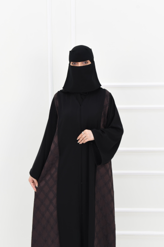 عباية سوداء بجاكار بني على الجوانب