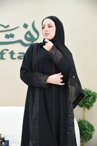 عباية سوداء بدانتيل أورجانزا مطرز ترتر