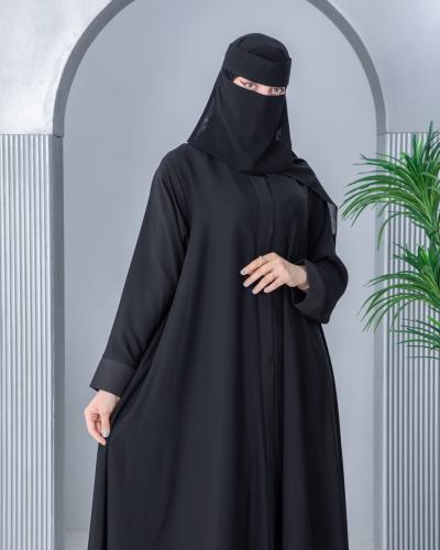 عباية كلوش سوداء بأكمام وياقة مميزة