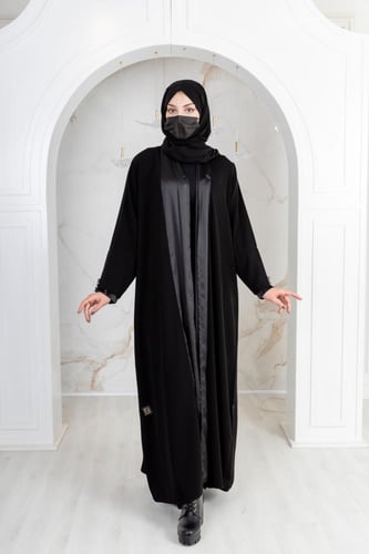 عباية بياقة اكمام بقماش مختلف