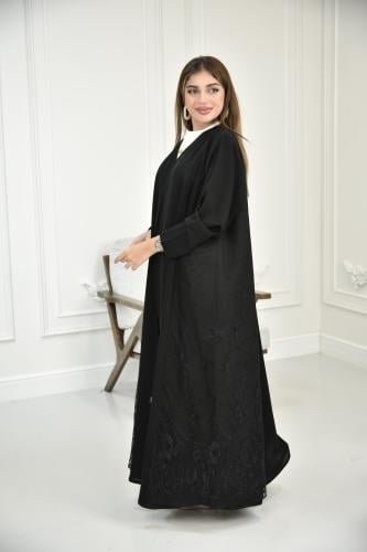 عباية نص كلوش مزينة بدانتيل على الجوانب