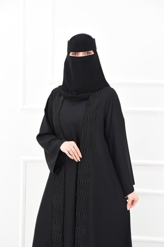 عباية كريب عملية بطبقة داخلية وحواف مزينة بكلف