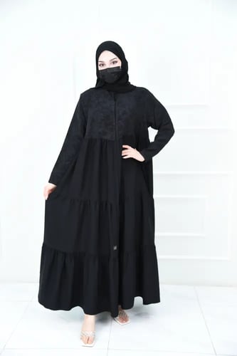 عباية سوداء كلوش طبقات بتفاصيل قماش جاكار تركي