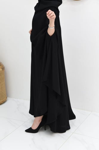 عباية بشت بتصميم واسع