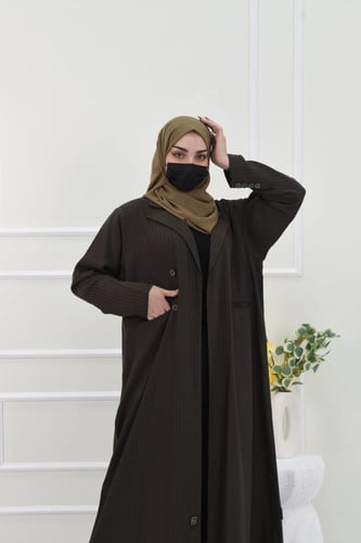 عباية كريب مقلم: بنمط البليزر بلون بني محروق