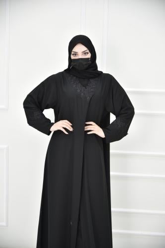 عباية كاجوال بكُلفة أنيقة حول الرقبة