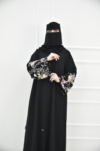 عباية نواعم بتطريز ملون ودانتيل مطرز بالترتر على ا...