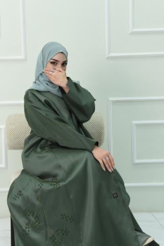 عباية تفتة زيتي بتطريز أنيق في الأسفل