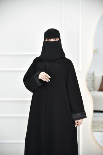عباية كريب بياقة وأكمام مميزة