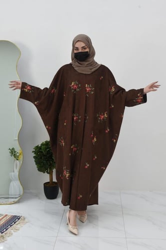 عباية شتوية بشت بلون بني بتطريز انيق