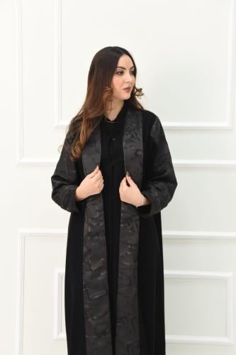 عباية كريب بياقة مثنية