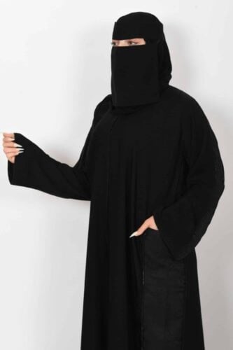 عباية بتخيلات قماش مشجر وتطريز خفيف