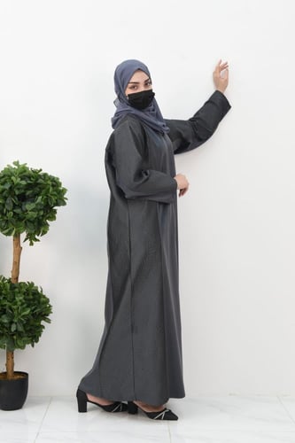 عباية شتوية بقماشين متناسقين بلون فضي غامق