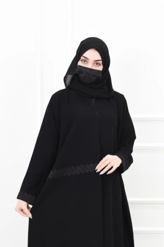 عباية بتطريز اسود