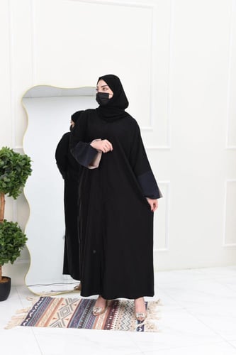 عباية كريب بأكمام مبطنة بالبيج