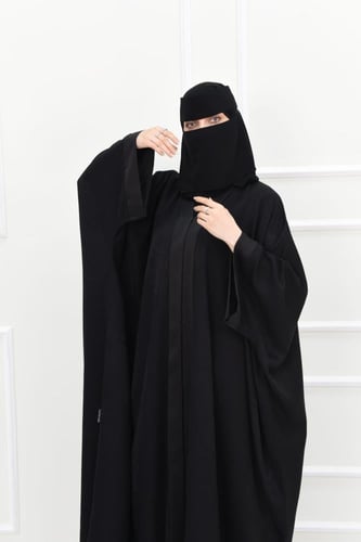 عباية بشت بقماش جاكار بكم مربع وتدخيلة ستان