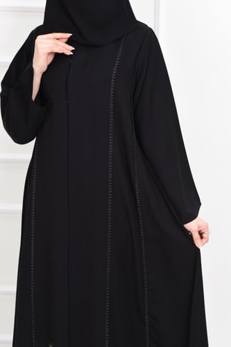 عباية ناعمة بكلفة أنيقة وكم مربع عصري