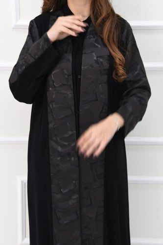 عباية كريب بياقة مثنية