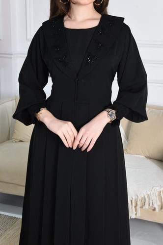 عباية مميزة بتفاصيلها الساحرة والأنيقة